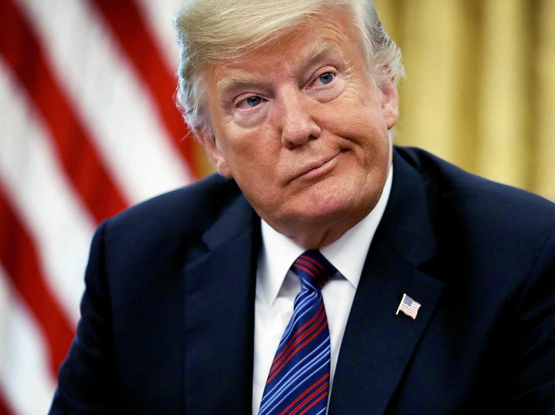 一男子持霰弹枪燃烧罐闯特朗普私宅被击毙