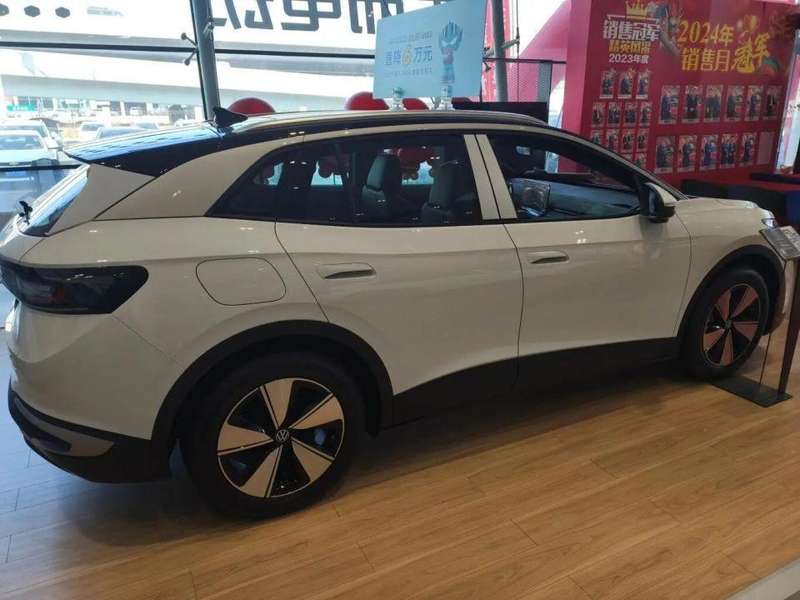 20万级SUV面临销售挑战;车企需在配置与定位间寻求平衡。 汽车科技