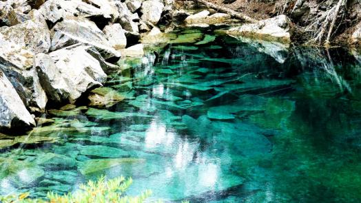 逃离城市焦虑,动车直达川西是否真能寻得心安? 情感心理