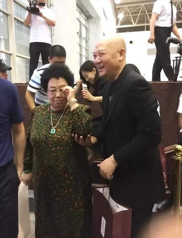 【深度解剖】陈丽华与迟重瑞:35年婚姻背后的权力结构与情感经济学 情感心理