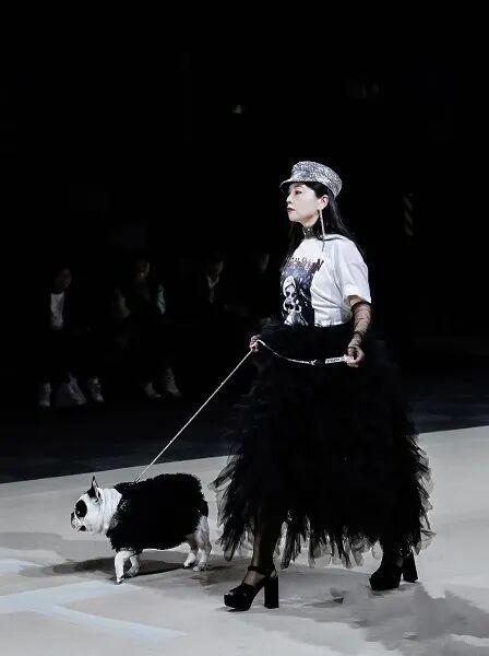 从外婆的针线活到宠物高定:一位78岁上海奶奶的技术突围 时尚用品