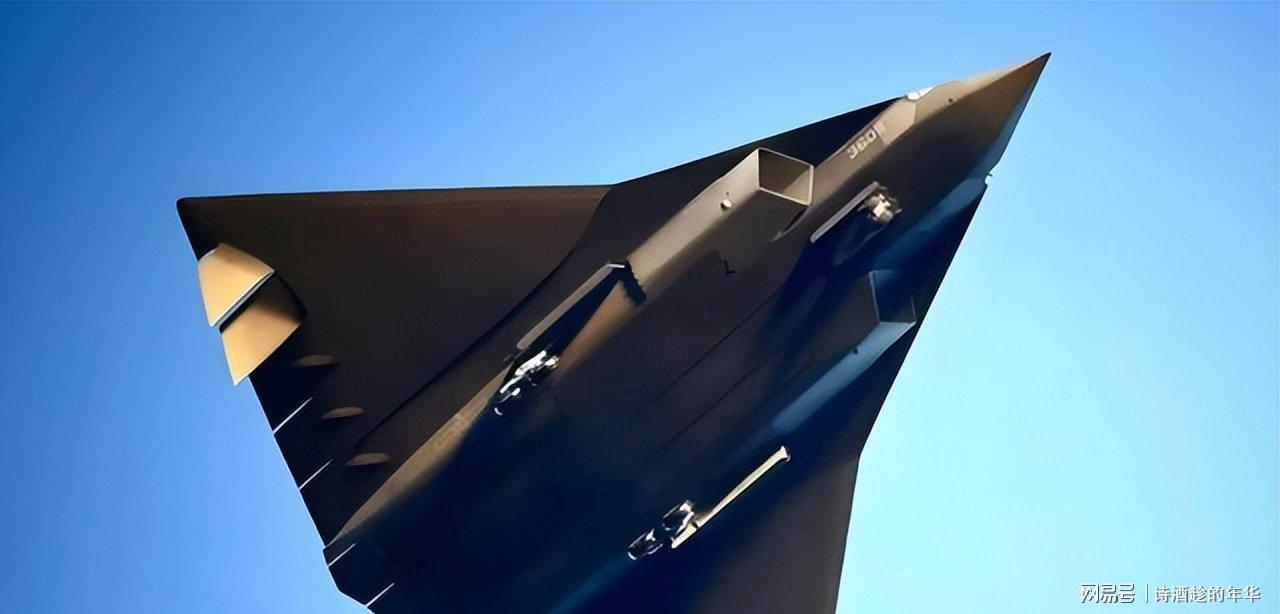  【技术拆解】三发布局背后的工程逻辑：为何说歼-36不是"唬人"之作 新闻
